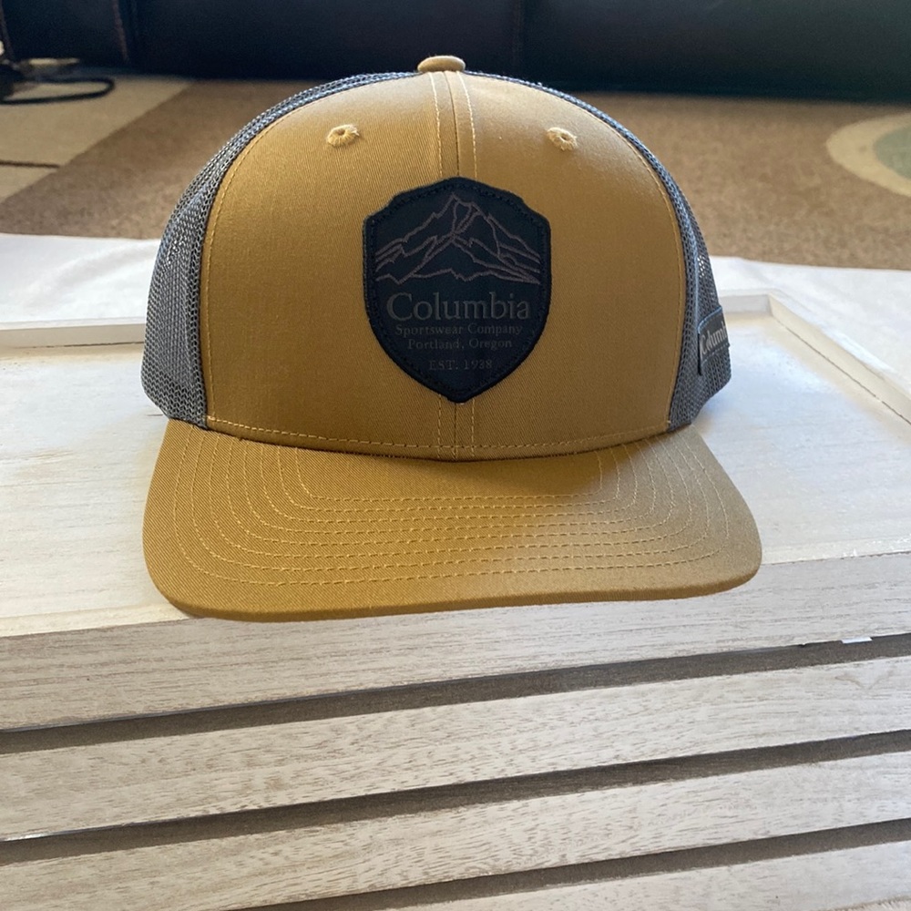 Columbia gray and tan hat